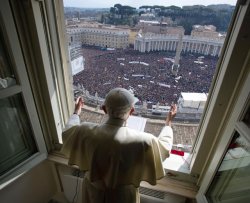 gty_vatican_city_pope_window_thg_130226_wblog-984543428.jpg